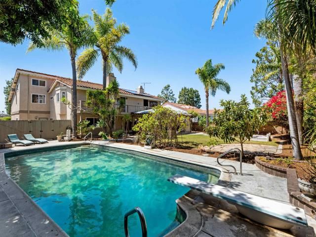 2646 Unicornio St, Carlsbad, CA 92009