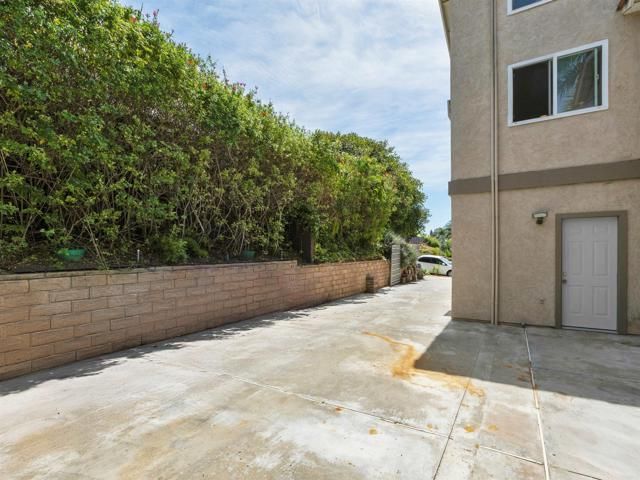 2646 Unicornio St, Carlsbad, CA 92009