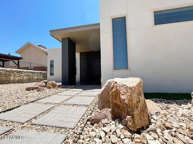 9467 Landry McKee Lane B, El Paso, TX 79907