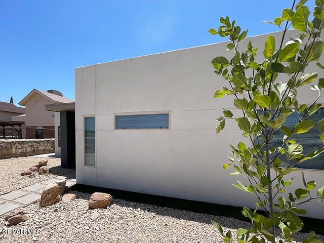 9467 Landry McKee Lane B, El Paso, TX 79907