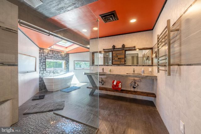 1488 SHELBURNE CT, Allentown, PA 18104