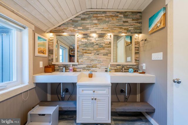 1488 SHELBURNE CT, Allentown, PA 18104