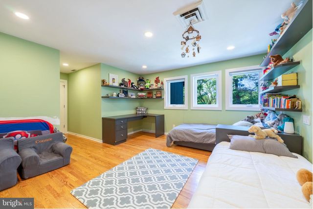 1488 SHELBURNE CT, Allentown, PA 18104