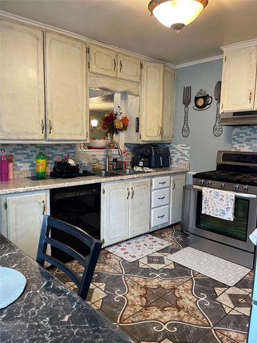 1649 N Columbia Place, Tulsa, OK 74110