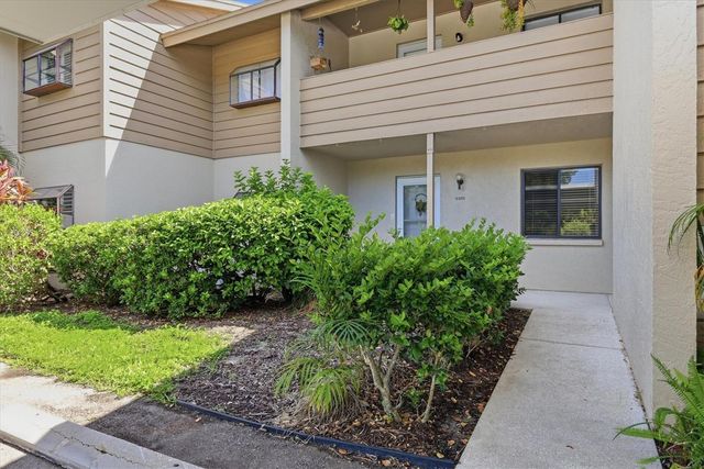 3365 CROSS CREEK DR 3365, Sarasota, FL 34231