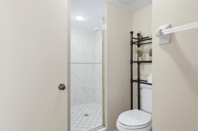 3365 CROSS CREEK DR 3365, Sarasota, FL 34231