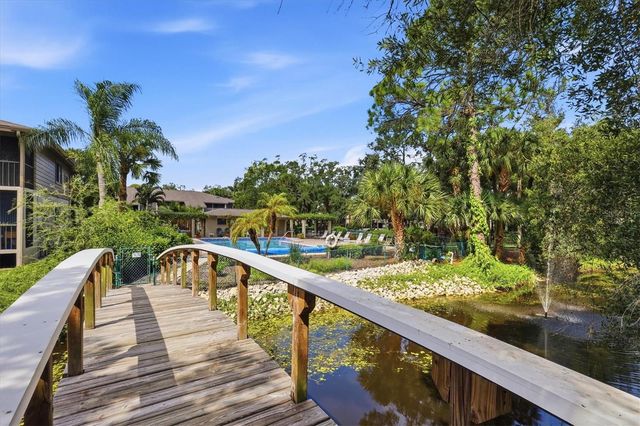 3365 CROSS CREEK DR 3365, Sarasota, FL 34231