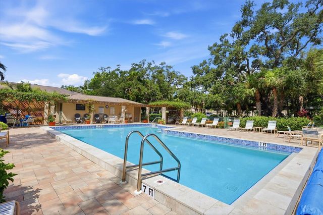 3365 CROSS CREEK DR 3365, Sarasota, FL 34231