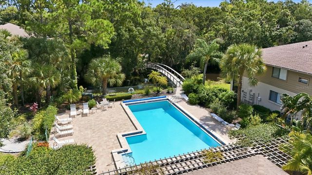 3365 CROSS CREEK DR 3365, Sarasota, FL 34231