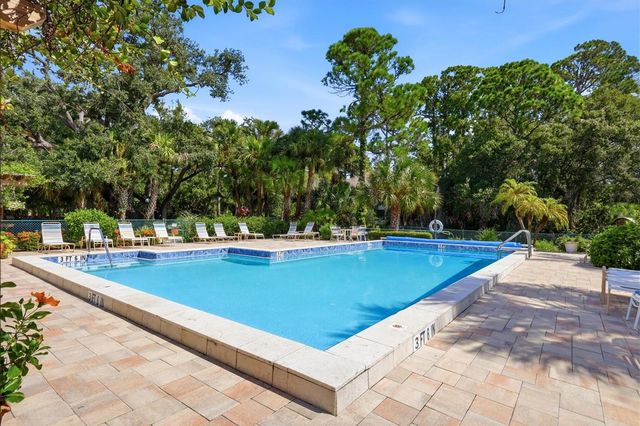 3365 CROSS CREEK DR 3365, Sarasota, FL 34231