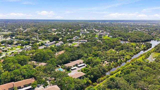 3365 CROSS CREEK DR 3365, Sarasota, FL 34231