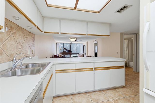 3365 CROSS CREEK DR 3365, Sarasota, FL 34231