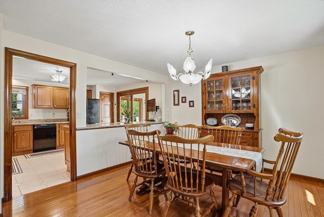26 Long Hill Dr, Leominster, MA 01453