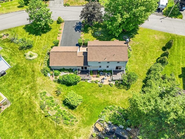 26 Long Hill Dr, Leominster, MA 01453
