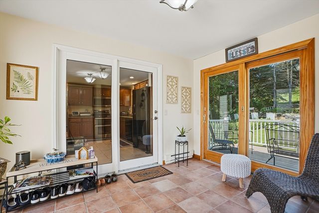 26 Long Hill Dr, Leominster, MA 01453