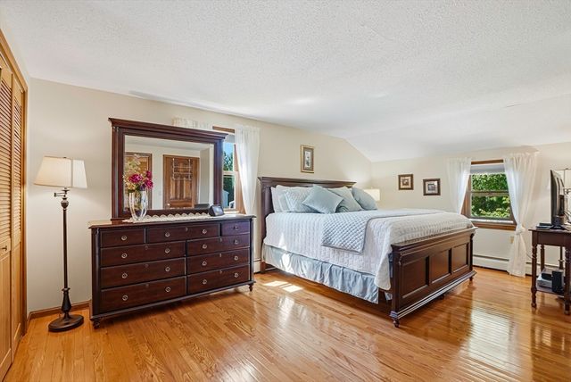 26 Long Hill Dr, Leominster, MA 01453