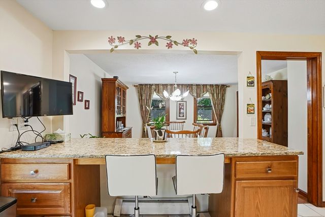 26 Long Hill Dr, Leominster, MA 01453
