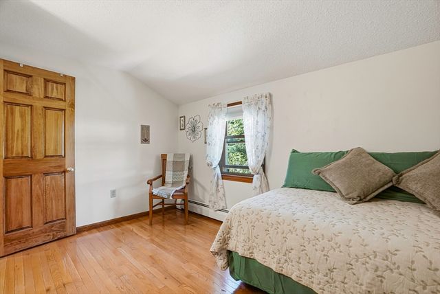 26 Long Hill Dr, Leominster, MA 01453
