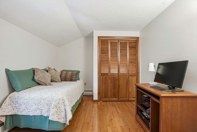 26 Long Hill Dr, Leominster, MA 01453