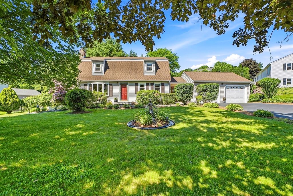 26 Long Hill Dr, Leominster, MA 01453