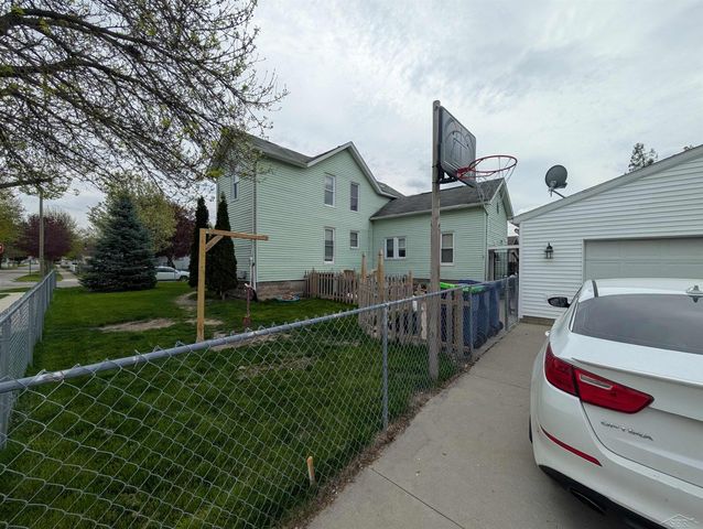 800 S Warner Street, Bay City, MI 48706