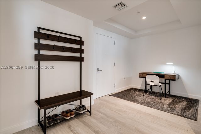 45 SW 9th St 2306, Miami, FL 33130