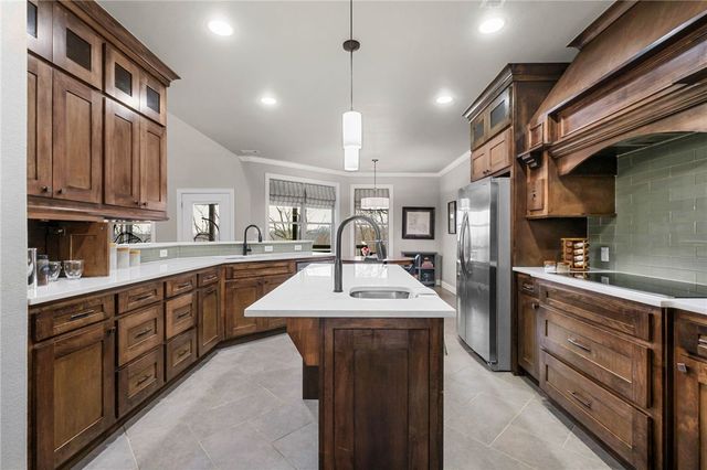 11010 Meadow Lark Road, Rogers, AR 72756