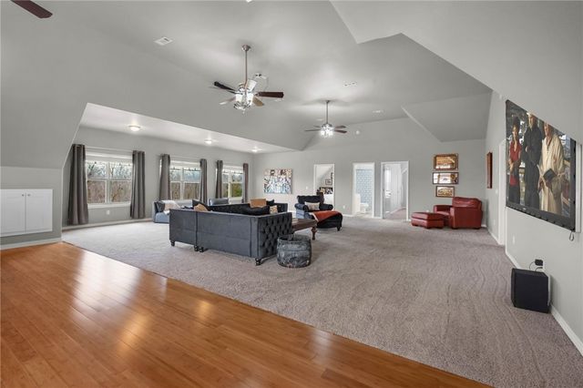 11010 Meadow Lark Road, Rogers, AR 72756