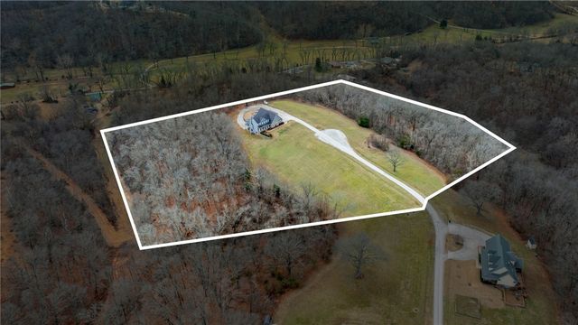 11010 Meadow Lark Road, Rogers, AR 72756