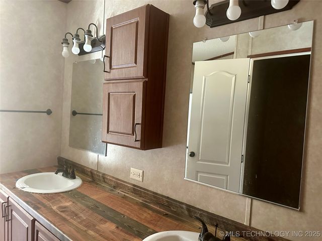 22 South Street, Cartwright, OK 74731