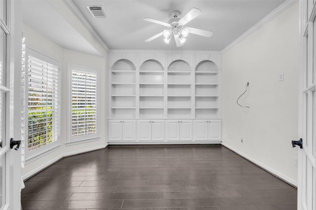79 W Shale Creek Circle, The Woodlands, TX 77382