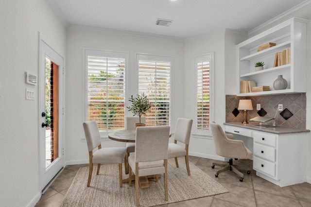 79 W Shale Creek Circle, The Woodlands, TX 77382