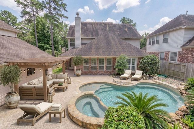 79 W Shale Creek Circle, The Woodlands, TX 77382