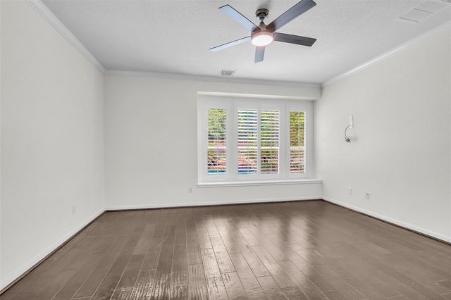 79 W Shale Creek Circle, The Woodlands, TX 77382