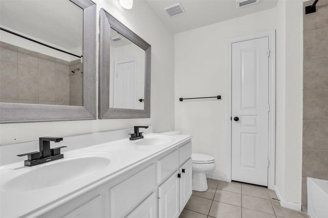 79 W Shale Creek Circle, The Woodlands, TX 77382