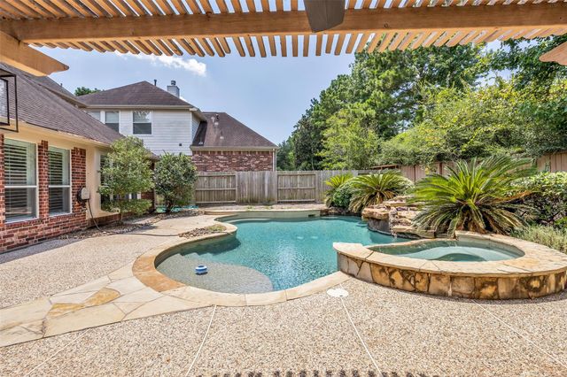 79 W Shale Creek Circle, The Woodlands, TX 77382