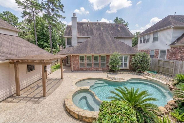 79 W Shale Creek Circle, The Woodlands, TX 77382