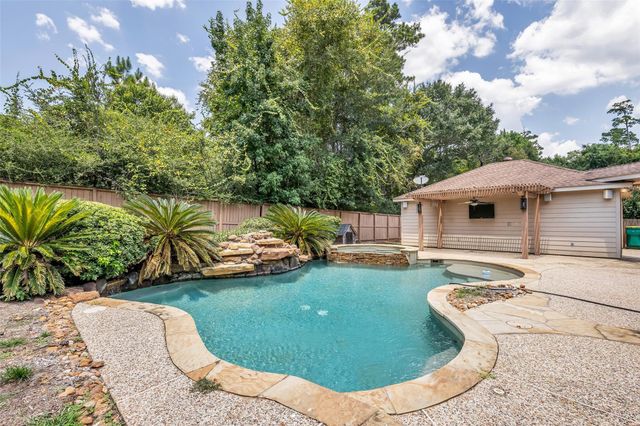 79 W Shale Creek Circle, The Woodlands, TX 77382