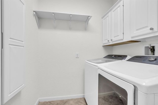 79 W Shale Creek Circle, The Woodlands, TX 77382