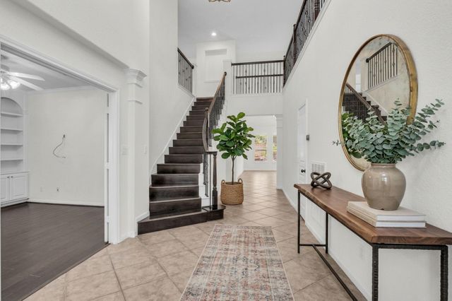 79 W Shale Creek Circle, The Woodlands, TX 77382