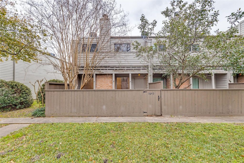 1643 S Kirkwood Road, Houston, TX 77077