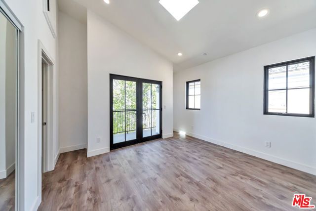 1022 S Masselin Avenue, Los Angeles, CA 90019