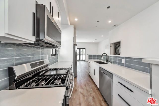 1022 S Masselin Avenue, Los Angeles, CA 90019