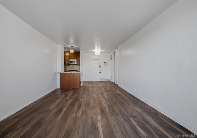 185 Hall Street 1717, Brooklyn, NY 11205