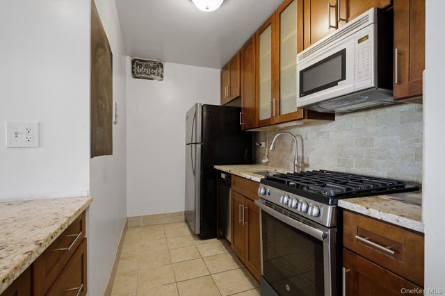 185 Hall Street 1717, Brooklyn, NY 11205