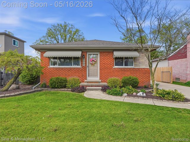 23701 Lakewood Street, St. Clair Shores, MI 48082
