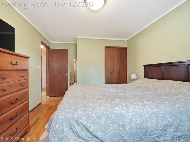 23701 Lakewood Street, St. Clair Shores, MI 48082