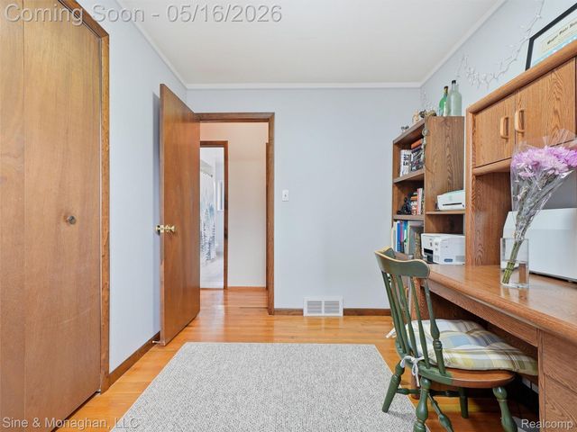 23701 Lakewood Street, St. Clair Shores, MI 48082