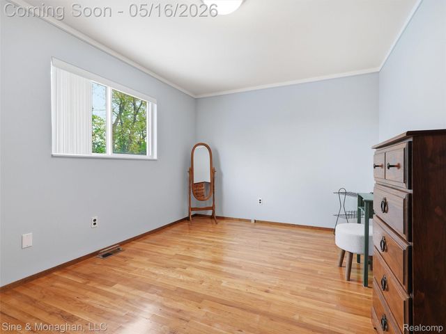 23701 Lakewood Street, St. Clair Shores, MI 48082