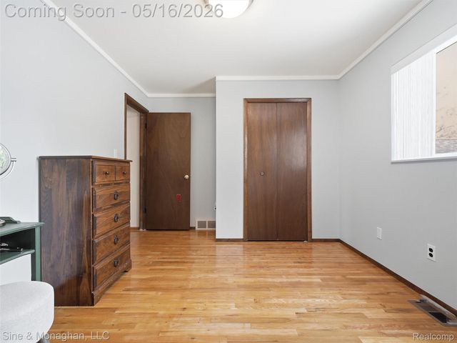 23701 Lakewood Street, St. Clair Shores, MI 48082